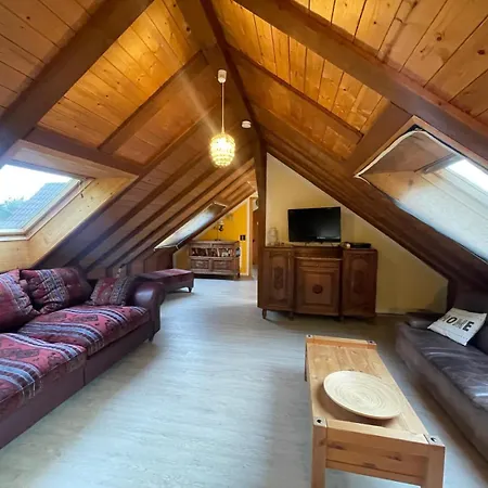 - In Der Hohen Eich Dg 公寓 *